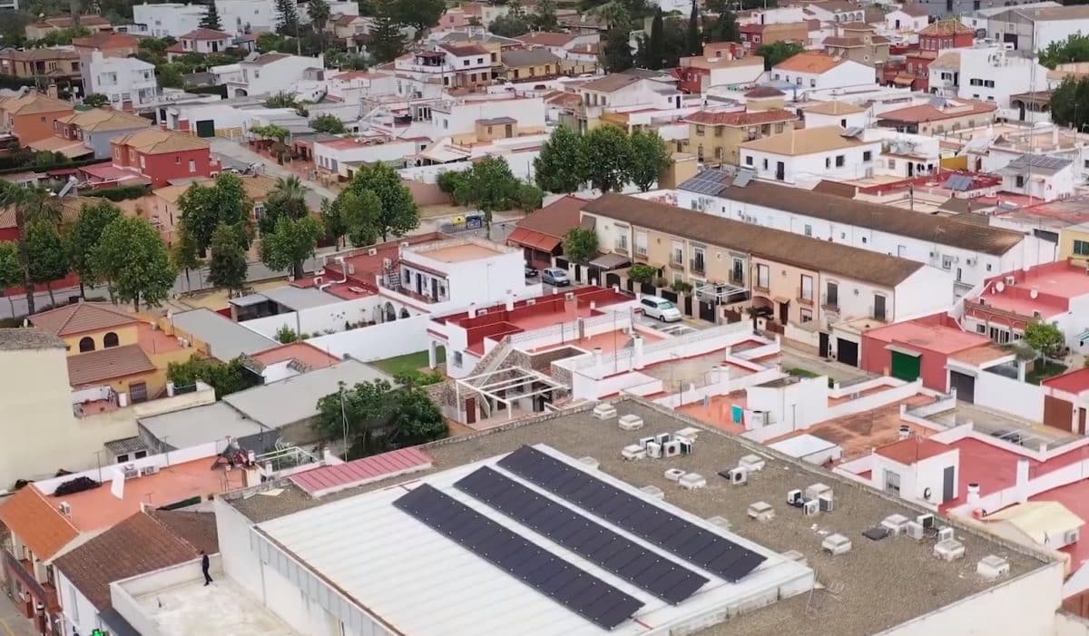 Paneles solares en Espartinas.
