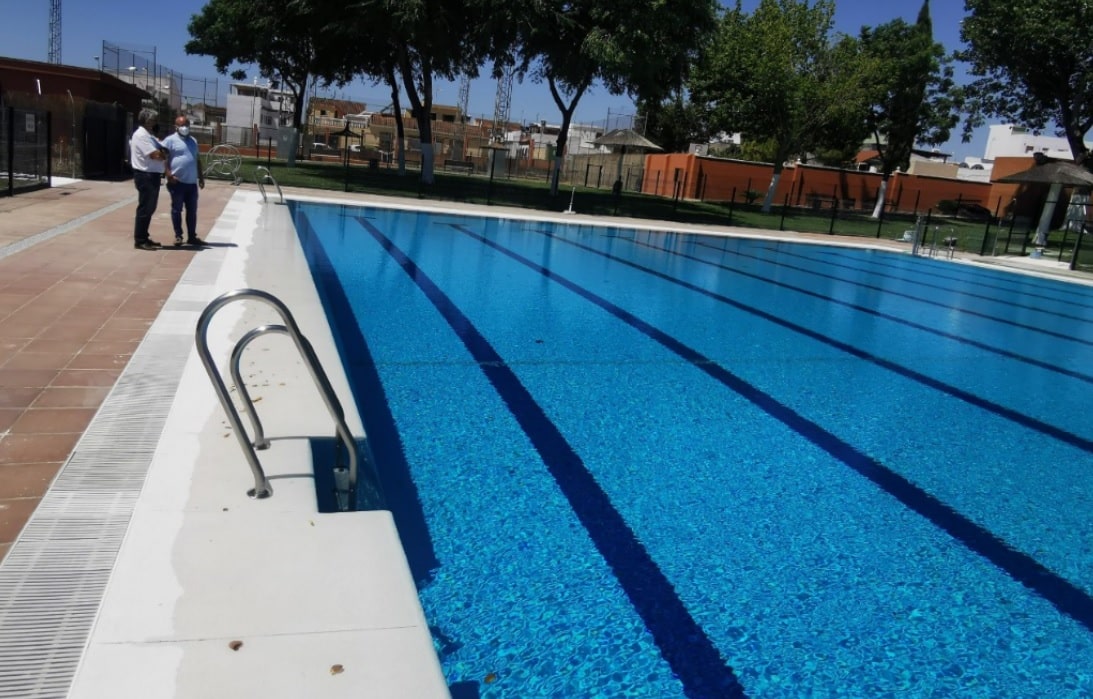 Piscina municipal de Bormujos.