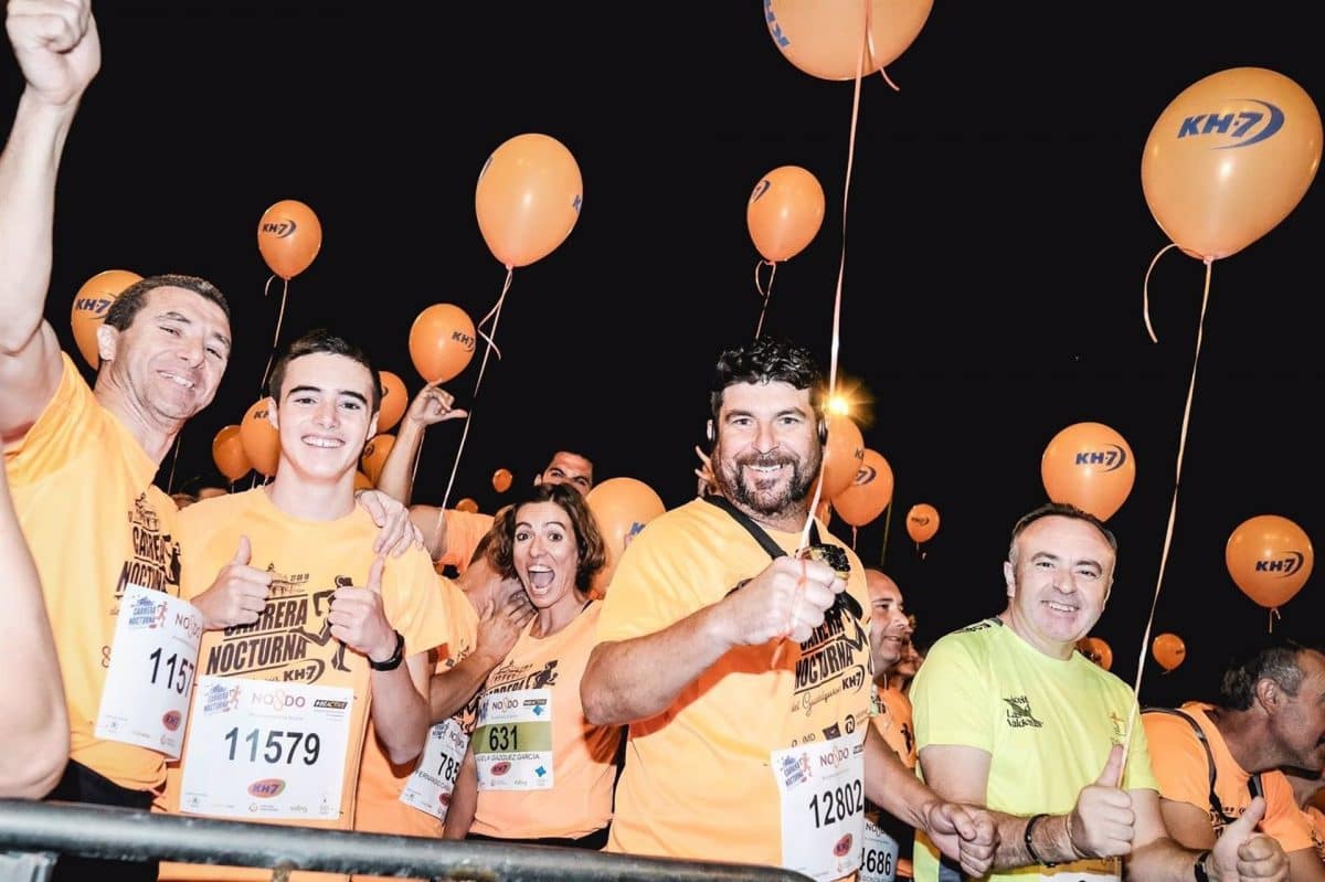 Participantes de la Carrera Nocturna del Guadalquivir, en una foto de archivo.