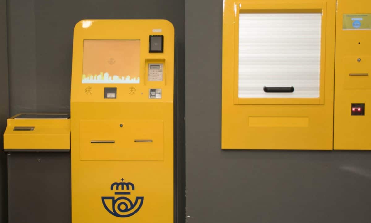 Máquina de autoservicio de Correos.