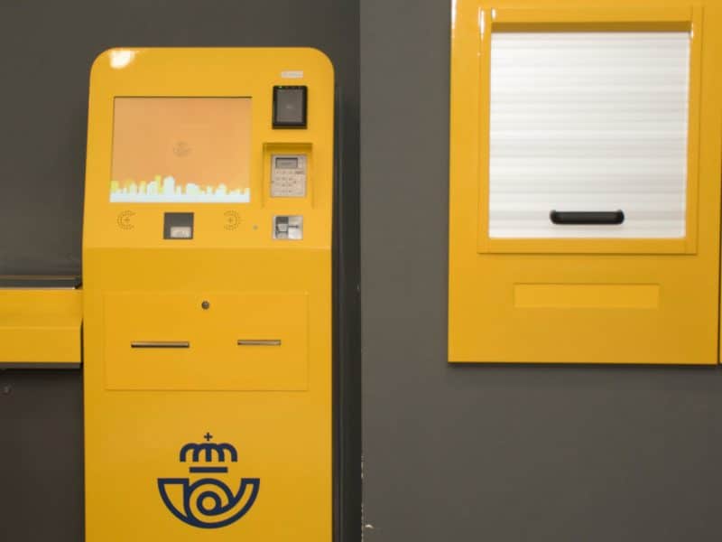 Máquina de autoservicio de Correos.