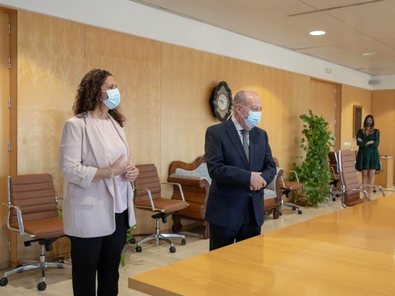 Villalobos y la diputada de Cohesión Social, Rocío Sutil @RAQUEL PEREZ ADRADOS / RAQUEL