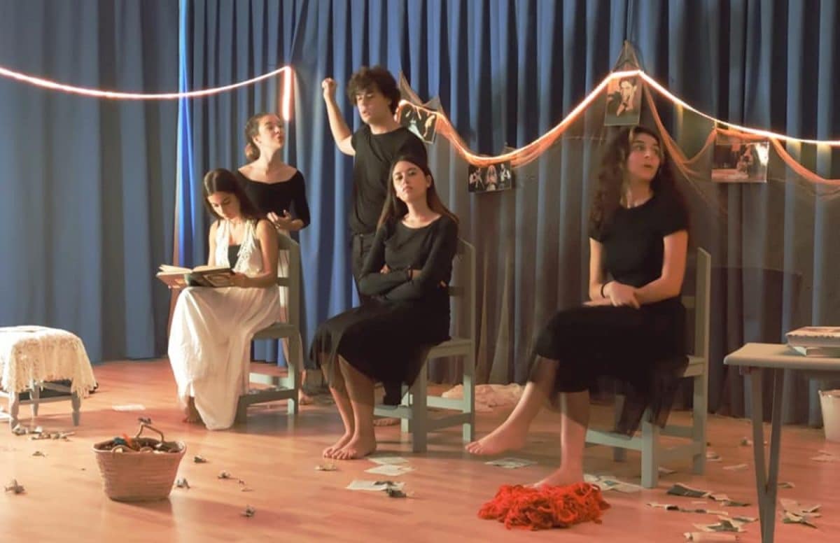 Compañía de teatro La Máscara Tuerta.