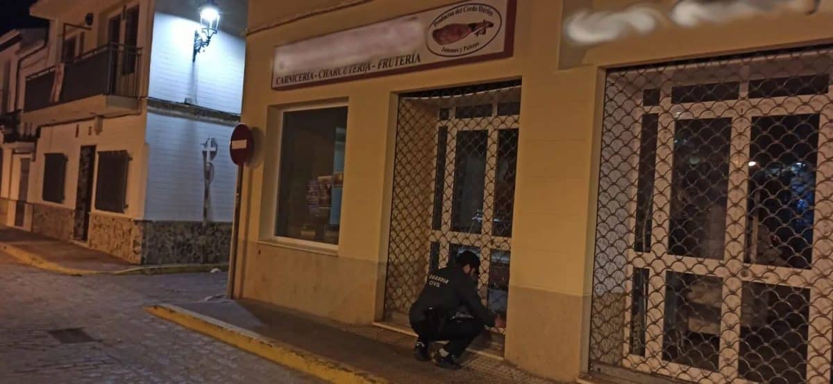 Robaban en establecimientos de embutidos y jamones / GC