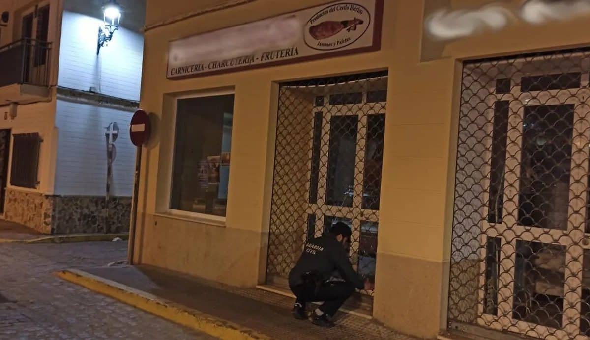 Robaban en establecimientos de embutidos y jamones / GC