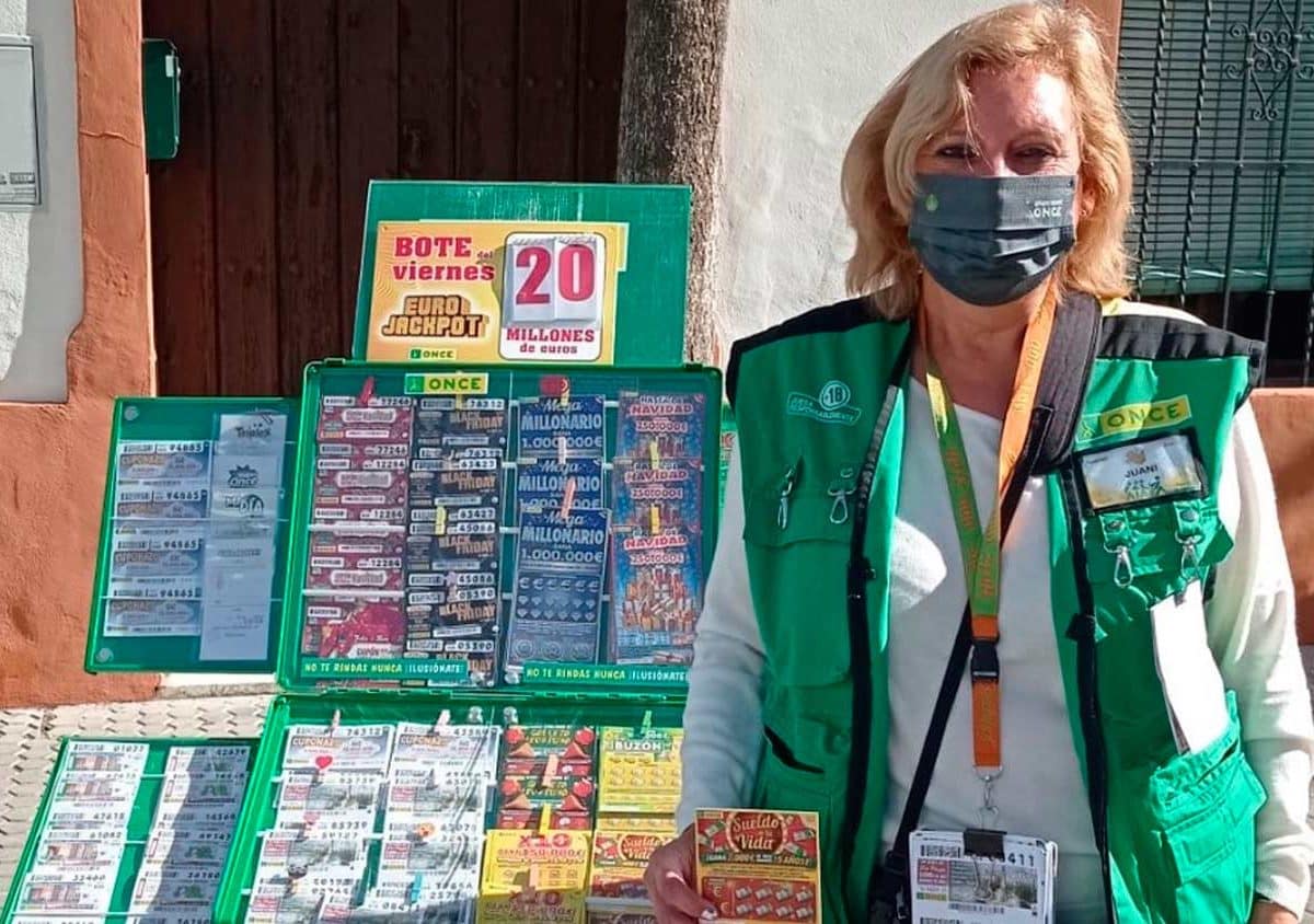 Vendedora 'rasca' premiado en Camas