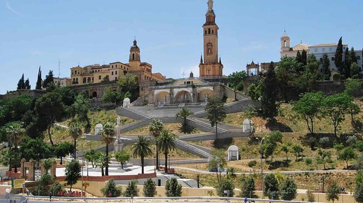 Imagen de la localidad de San Juan de Aznalfarache, uno de los pueblos más pobres de España / AD