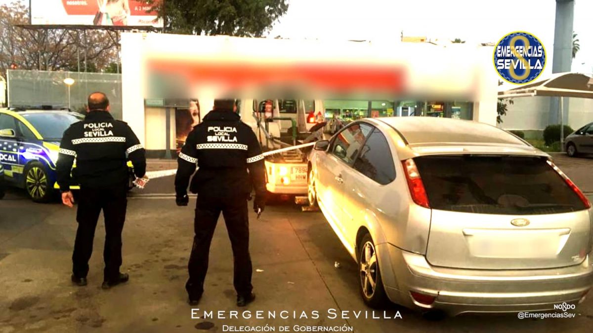 Localizaron a los fugitivos en una gasolinera / ES