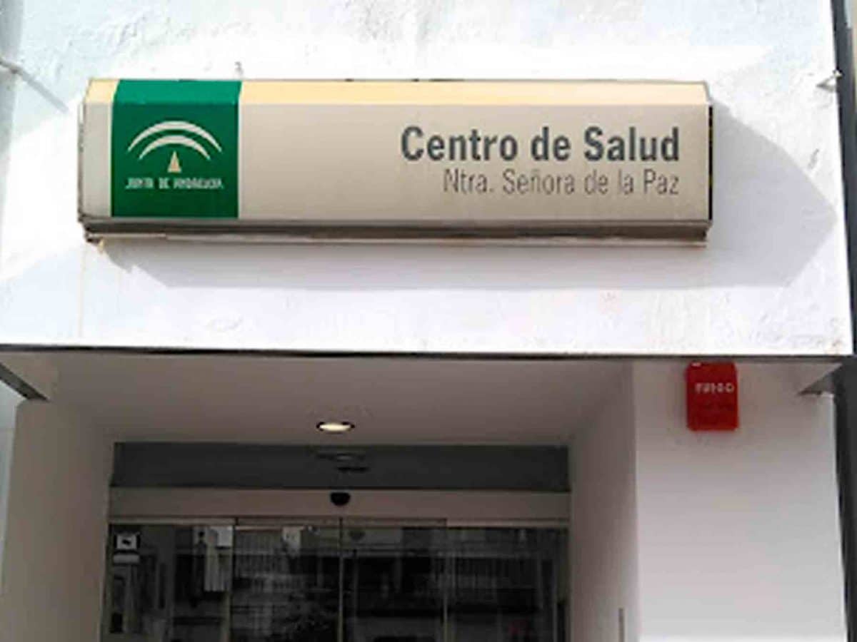 Centro de Salud de San Juan de Aznalfarache / AD