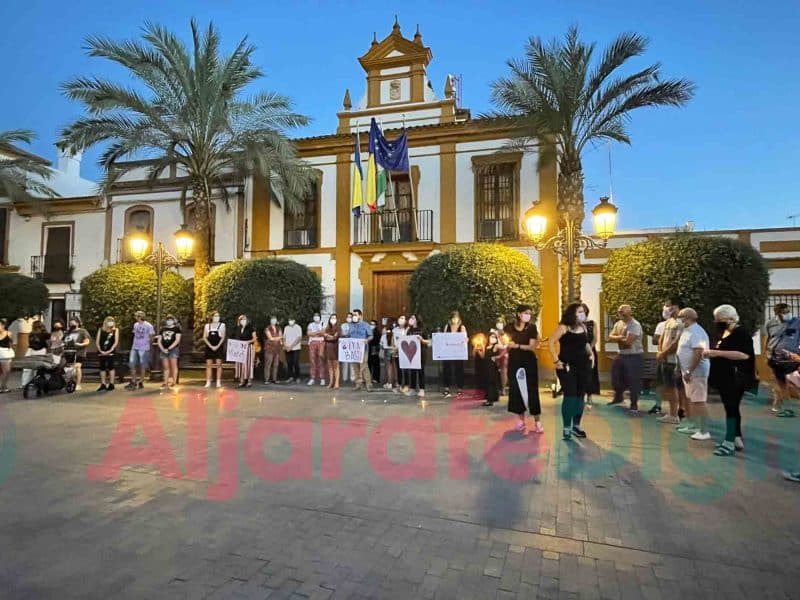 Concentración contra la violencia machista en Gines