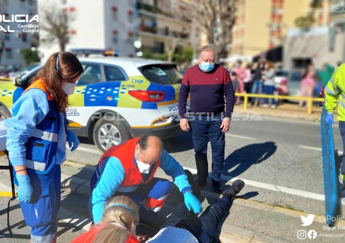 Atención de un herido en el accidente / P. Local Castilleja