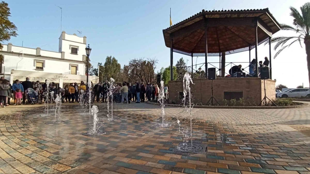 Glorieta del Poeta en Coria del Río / Ayuntamiento de Coria del Río