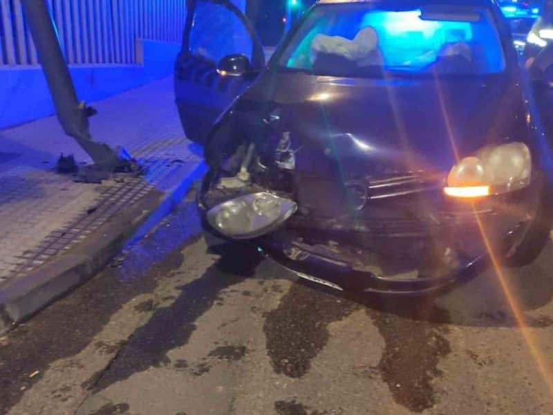 Imagen de un accidente de tráfico en Tomares / Policía Local