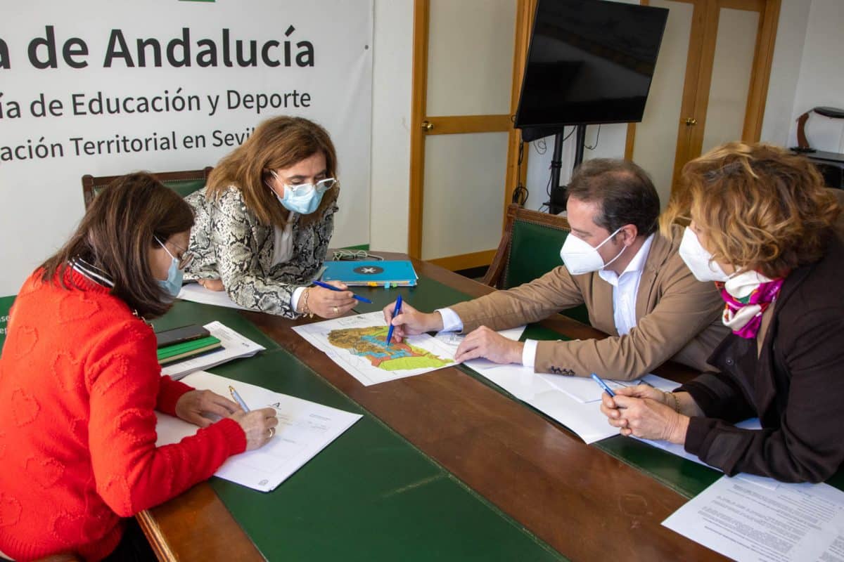 Reunión entre Ayuntamiento de Mairena del Aljarafe y Educación