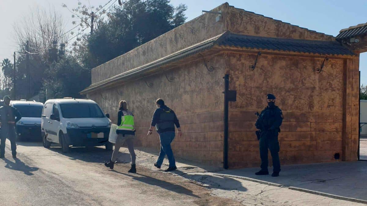 Imagen de los resgistros llevados a cabo en el Aljarafe en una operación contra el narcotráfico / GC