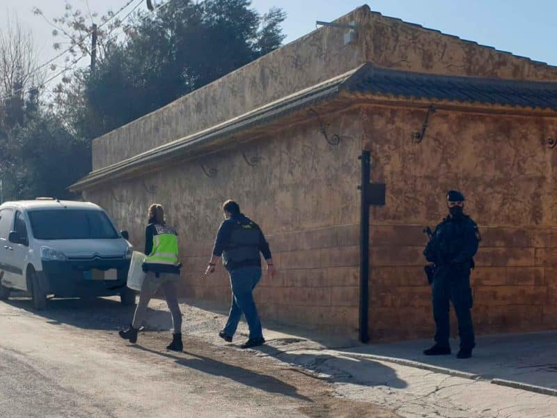 Imagen de los resgistros llevados a cabo en el Aljarafe en una operación contra el narcotráfico / GC