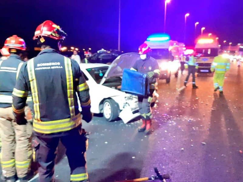 Imagen del accidente de la SE-30 a la altura de Camas / AD