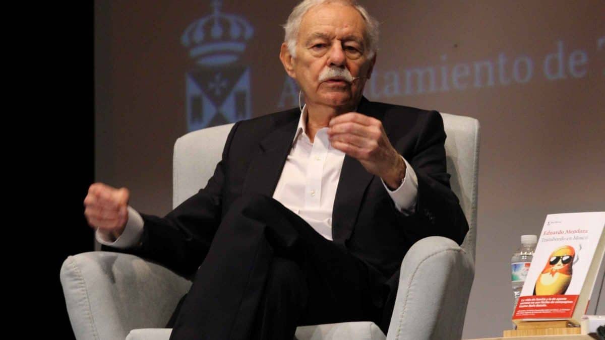Eduardo Mendoza, en la Feria del Libro de Tomares / AD