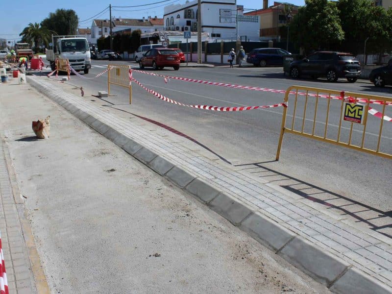 El carril bici de Gines en obras / AD