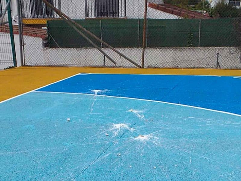 Actos vandálicos y destrozos en el Complejo Deportivo Cavalieri de Mairena del Aljarafe
