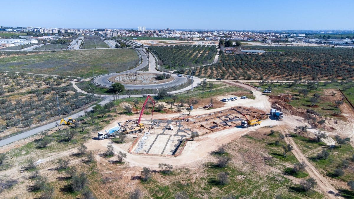 Imagen de las obras del tanatorio y crematorio de Mairena del Aljarafe / AD