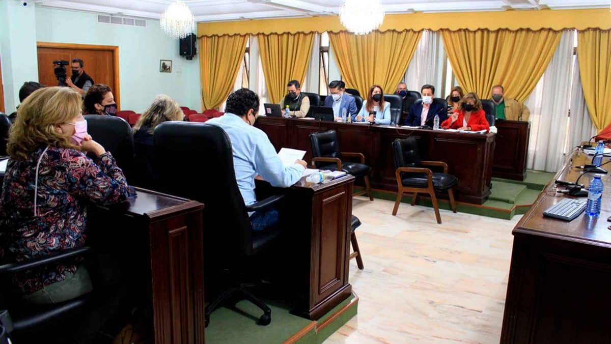 Foto de archivo de un Pleno del Ayuntamiento de San Juan de Aznalfarache / AD