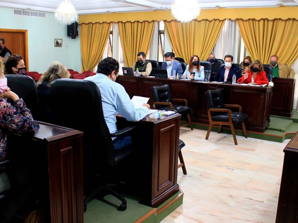 Foto de archivo de un Pleno del Ayuntamiento de San Juan de Aznalfarache / AD