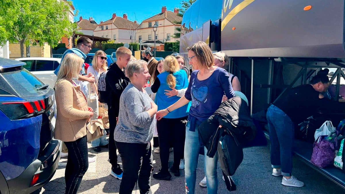 Imagen de la llegada de ucranianos a Gines / AD
