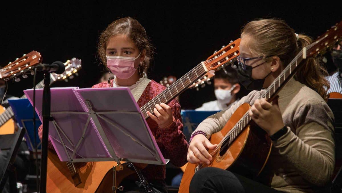 Imagen de niños aficionados a la música en Mairena del Aljarafe / AD