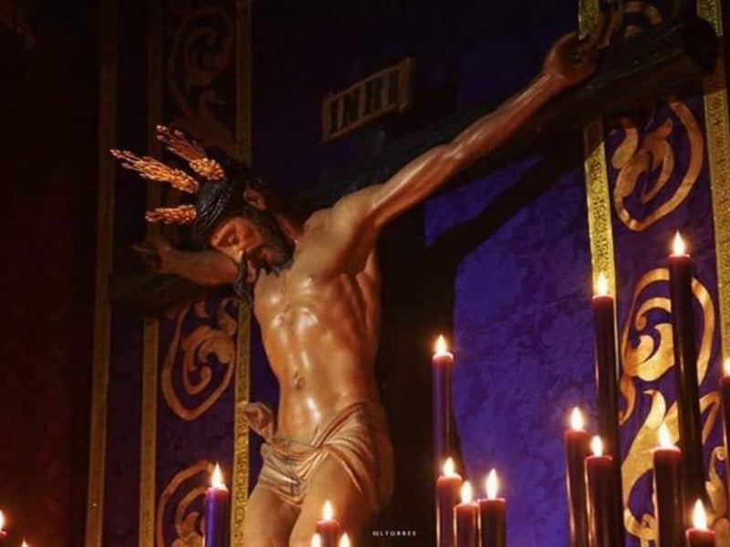 Santísimo Cristo de la Vera Cruz de la Hermandad de Tomares del Viernes de Dolores