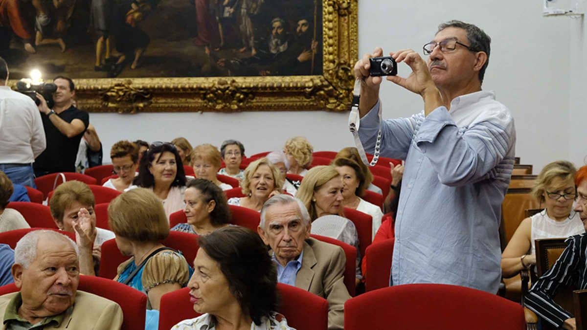 Imagen de alumnos del Aula de la Experiencia de la US / US