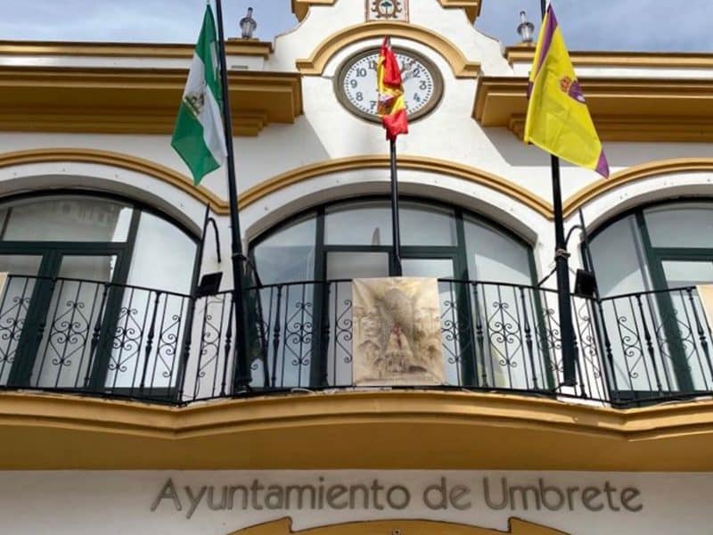 Fachada del Ayuntamiento de Umbrete / AD