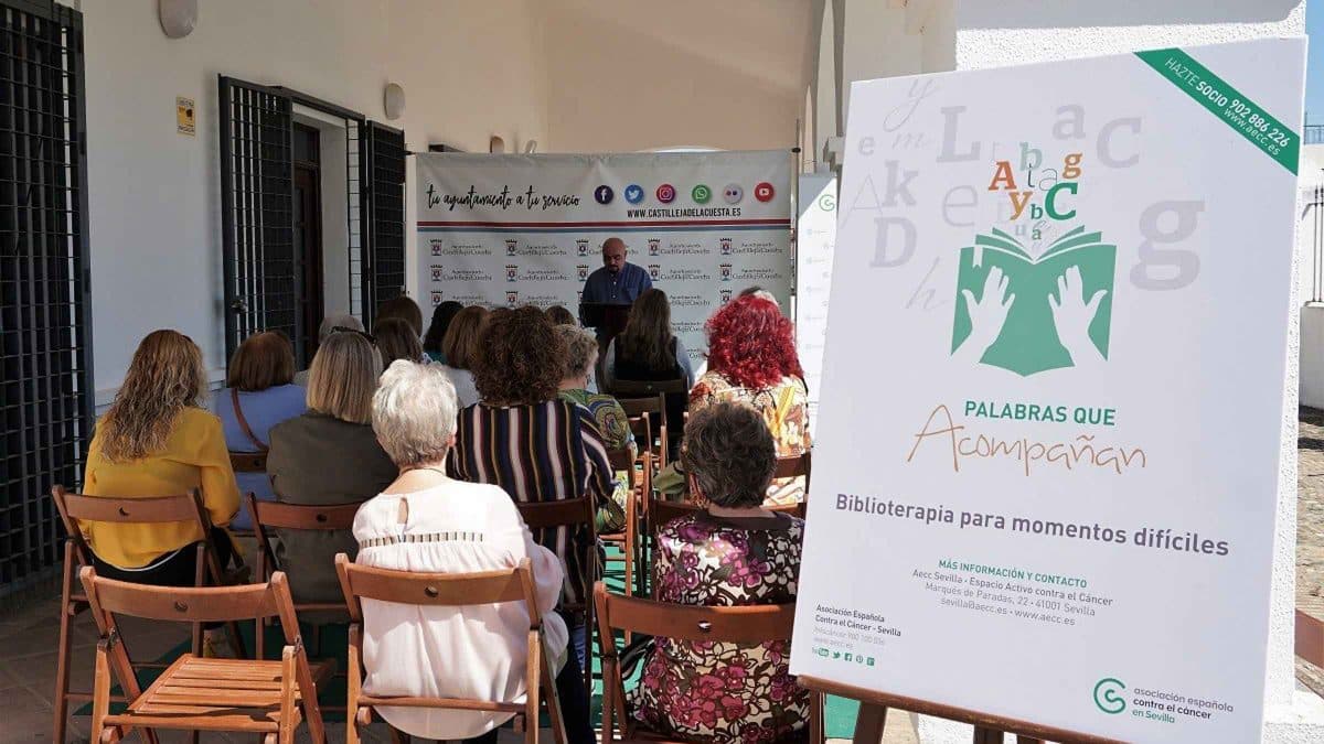 'Palabras que acompañan' llegan a Castilleja de la Cuesta para luchar contra el cáncer / AD