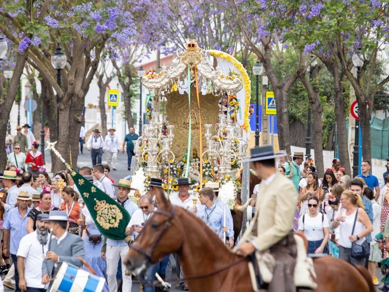 Imagen de la salida de la hermandad del Rocio de Mairena del Aljarafe / AD