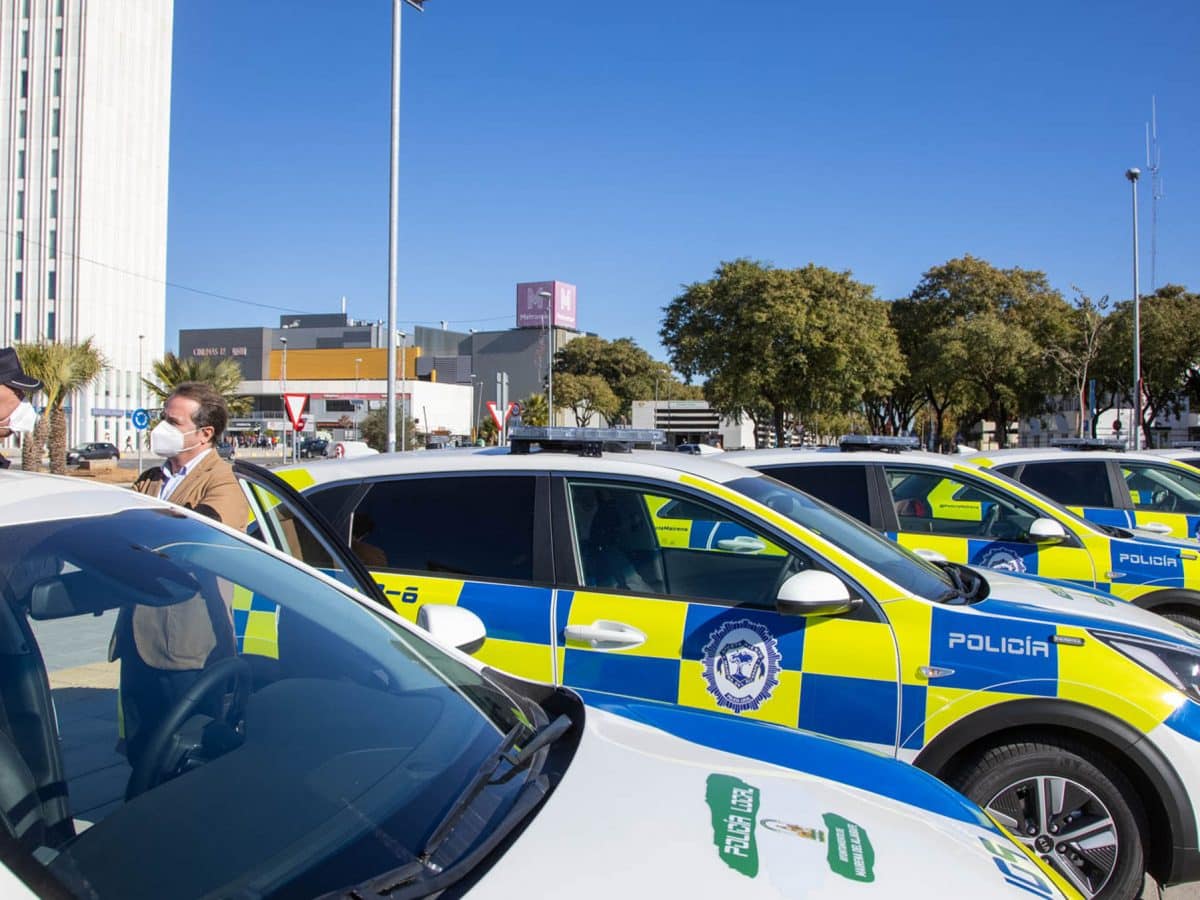 Imagen coches de Policía Local, cuerpo para el que el Ayuntamiento de Mairena oferta nueve plazas / AD
