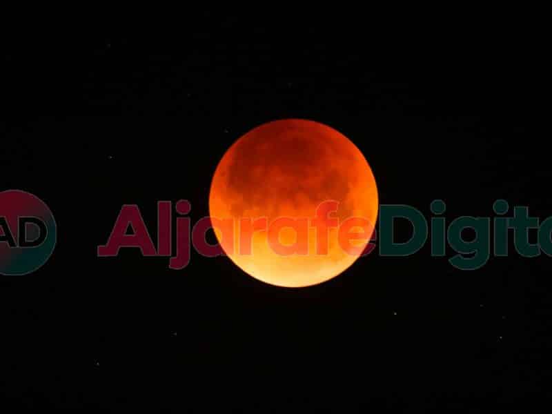 Eclipse de luna desde Valencina de la Concepción / Juan J. Negro