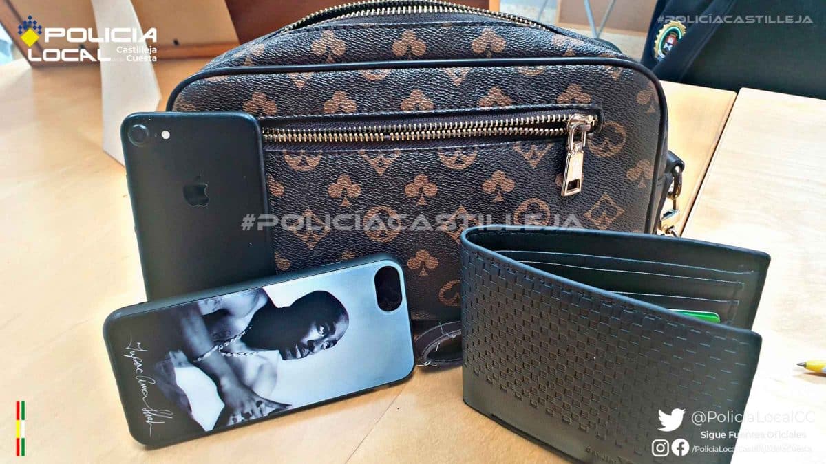 Iphone perdido en las dependencias de la Policía Local de Castilleja de la Cuesta / AD