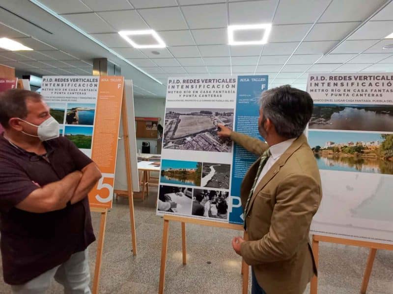 Modesto González, alcalde de Coria del Río, ante el proyecto del transporte fluvial de la US / AD