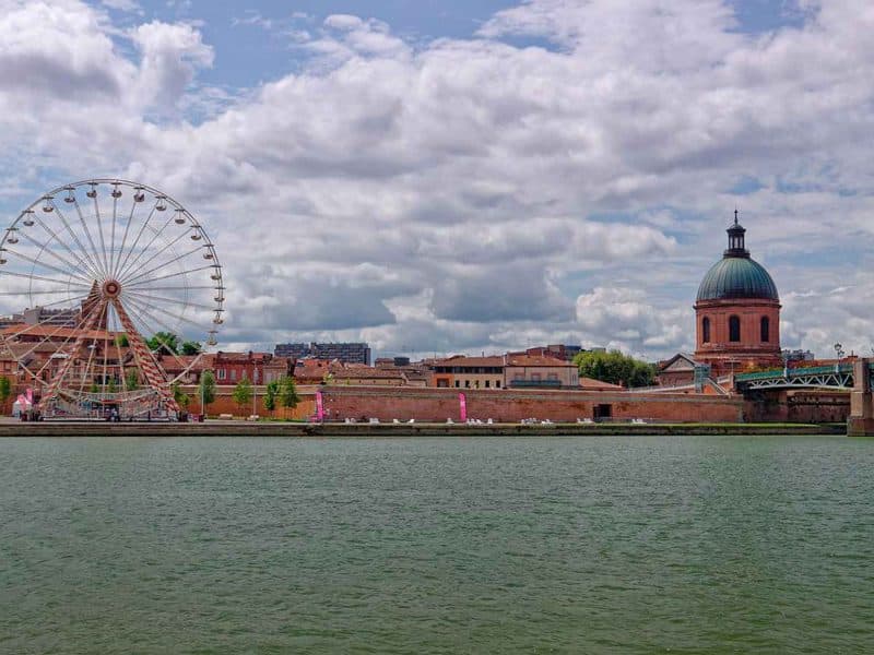 Imagen de Toulouse en Francia, uno de los lugares del viaje para jóvenes que prepara Tomares / Pixabay