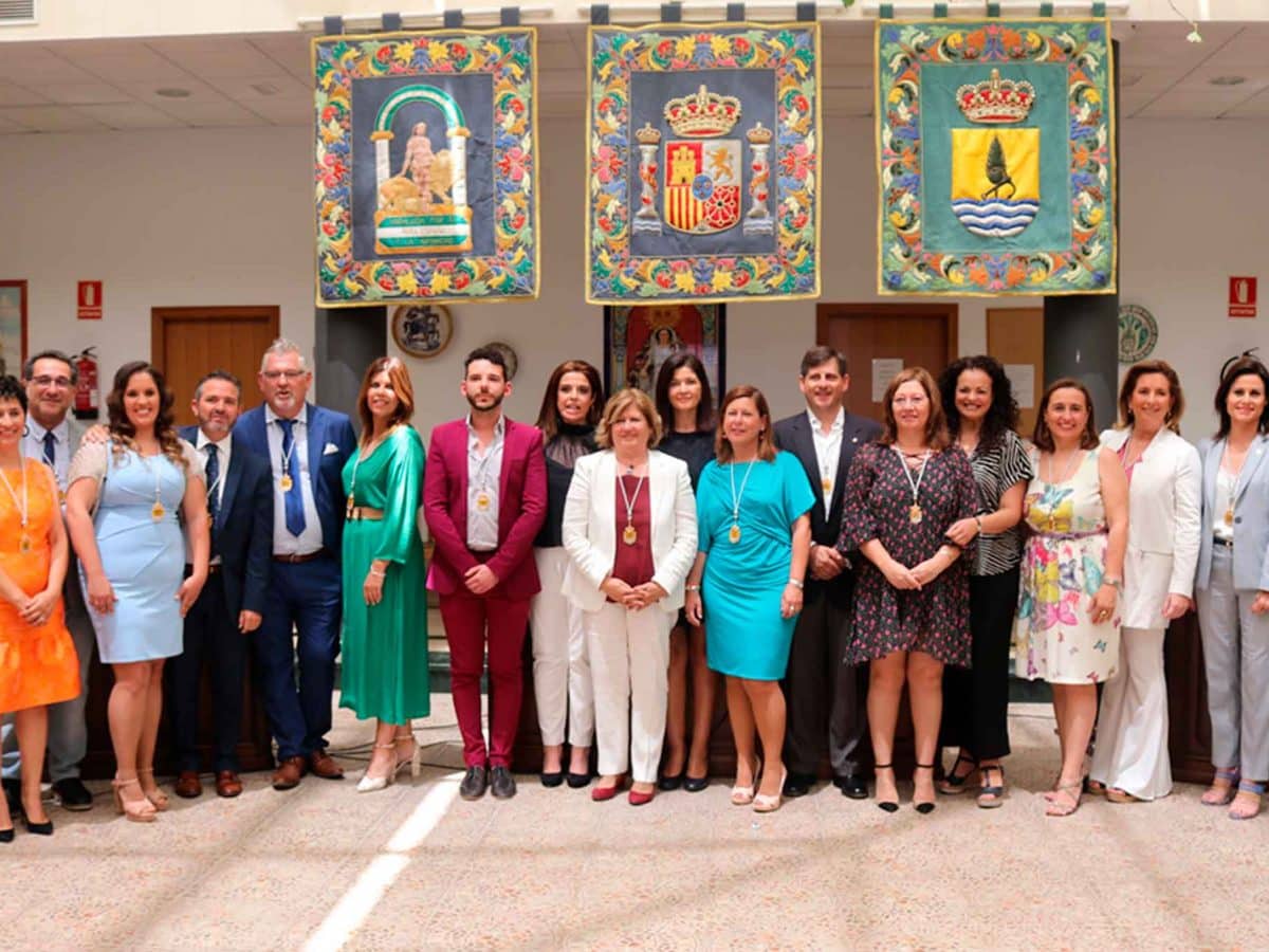 Imagen del equipo de gobierno de Gelves con su alcaldes al frente / Ayuntamiento de Gelves