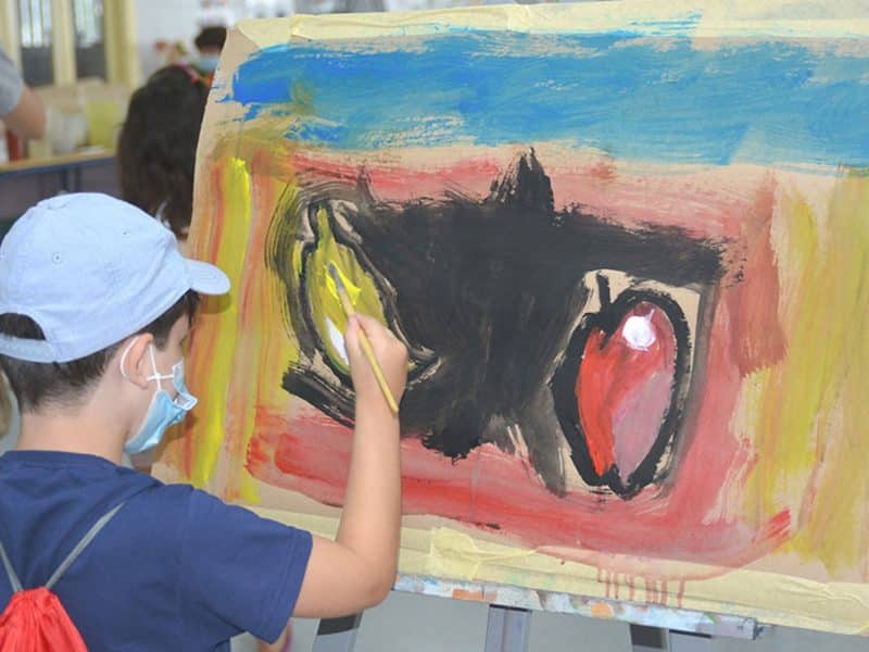 Actividades para niños en el Campus de Verano de Tomares / AD