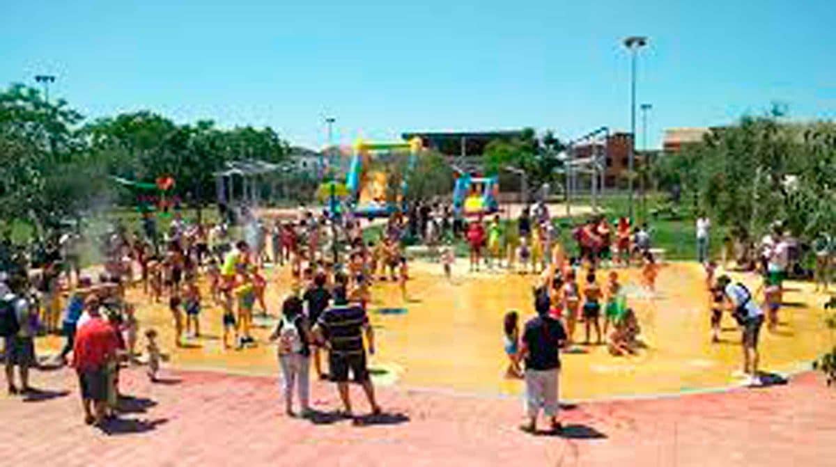 Imagen de la fiesta del agua en Gines / AD