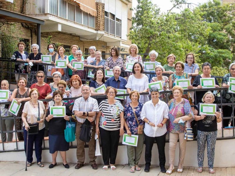 Foto de las personas mayores que han realizado cursos de formación en Mairena del Aljarafe / AD