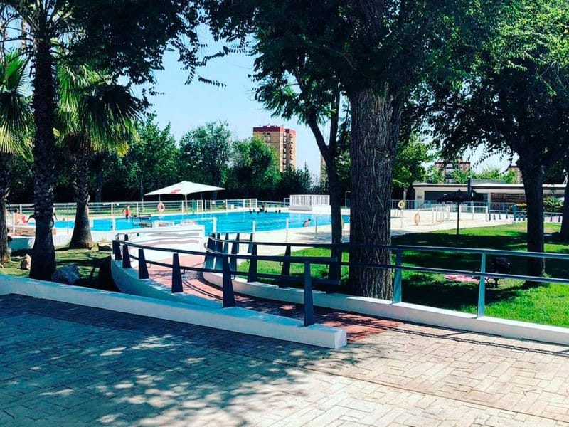 Piscina municipal de Camas / AD