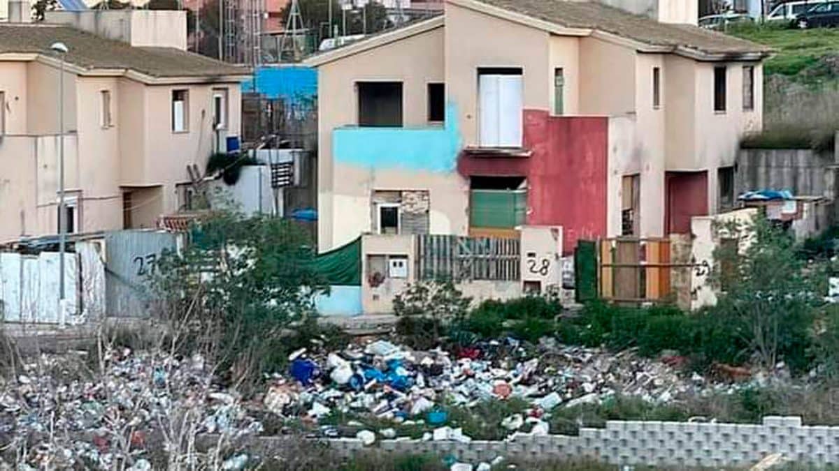 Imagen del estado de abandono de una de las zonas de Camas y objeto de queja vecinal / AD
