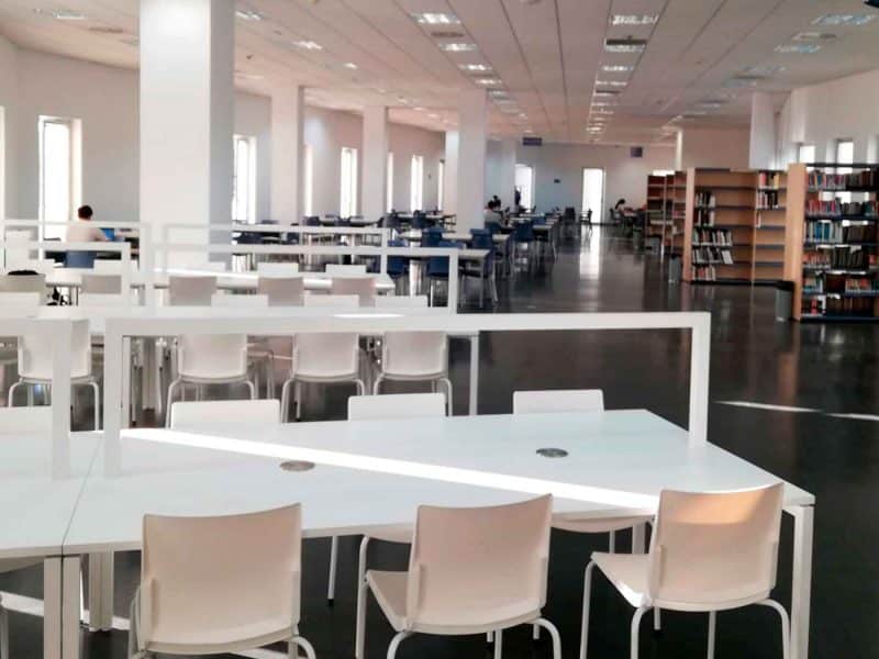Biblioteca de Mairena del Aljarafe / AD