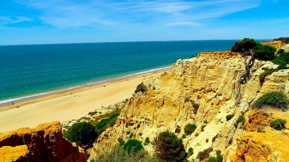 Imagen de la playa de Mazagón, destino de viajes de Castilleja de la Cuesta / AD