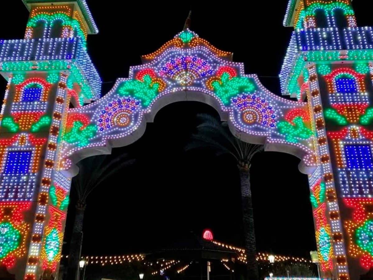 Imagen de la portada de otras ediciones de la Feria de Coria del Río / AD