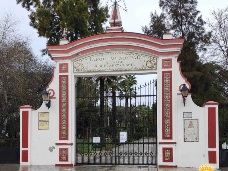 imagen del parque de Pilas cerrado por las fuertes lluvias / AD