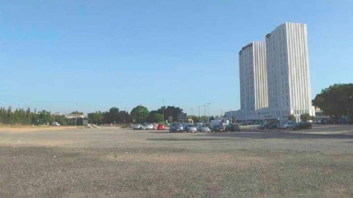 Imagen de las dos torres del Parque Central de Mairena del Aljarafe/ AD